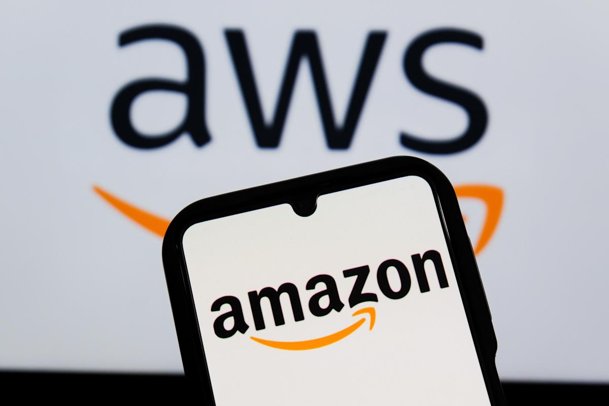amazon’s-aws-outage-knocked-services-like-alexa,-snapchat,-fortnite,-venmo-and-more-offline