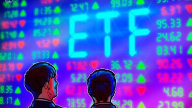 us-political-turmoil-tests-‘institutional-confidence’-as-crypto-etfs-bleed